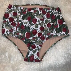 NEW Kortni Jeane raspberry bottoms Large